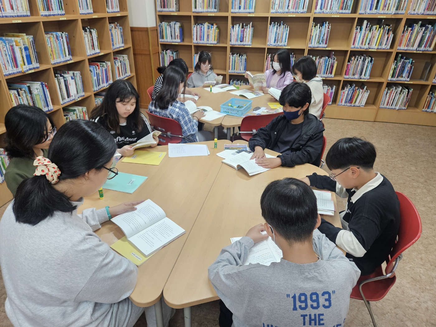 도서부 5월 디카시 쓰기 및 독서 활동