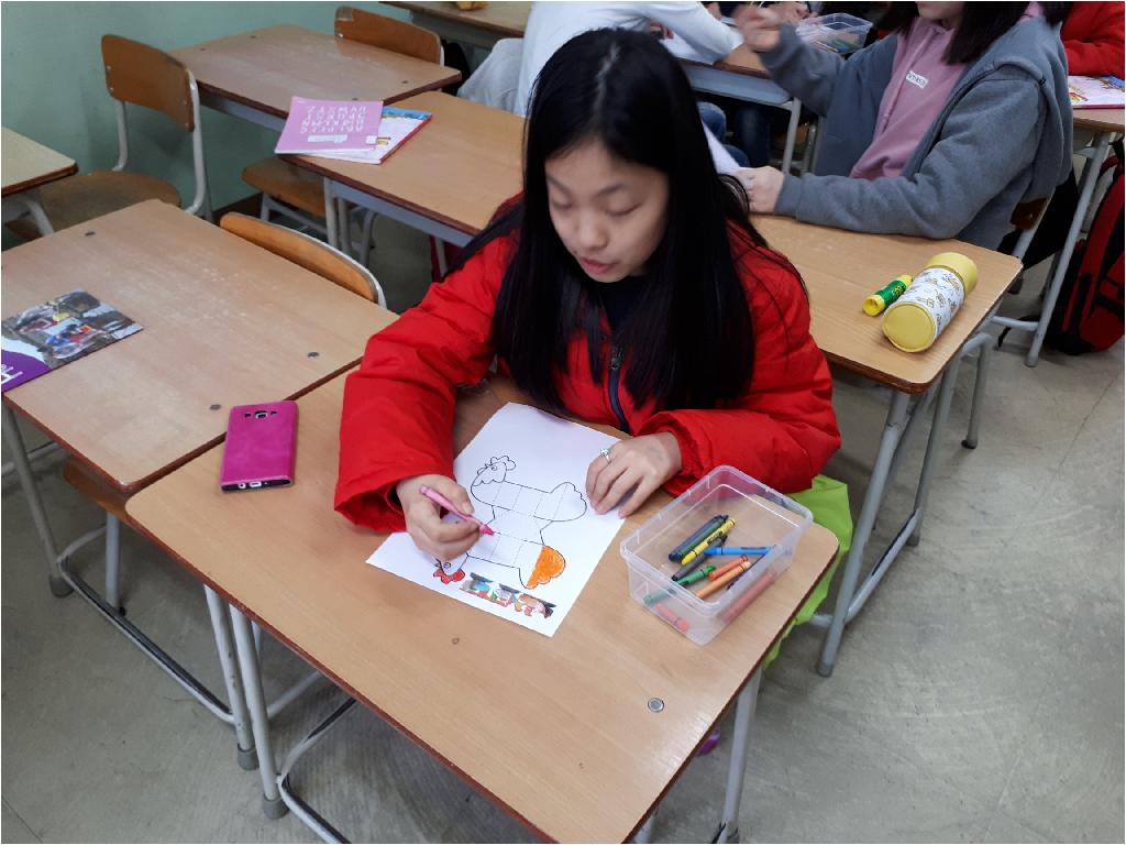 Advanced B making Easter Craft